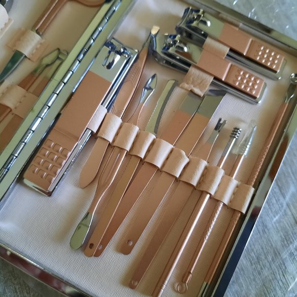 Professional Makeup Kit & Manicure Gift Set NWT! - 18 pc Rose Gold with case! - Picture 5 of 16